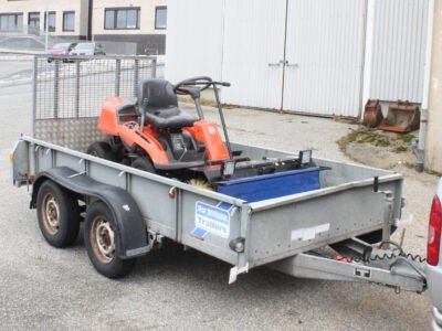 Husqvarna 216 rider med feie aggregat