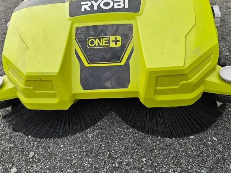 Ryobi 18V børste "sopperen"